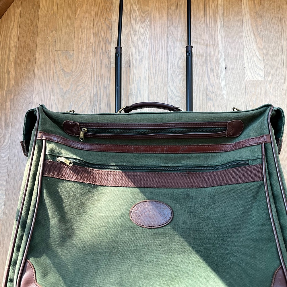 Orvis Garment Bag w strap and wheels